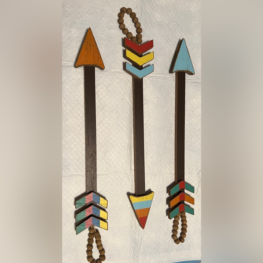 Arrow wall decor